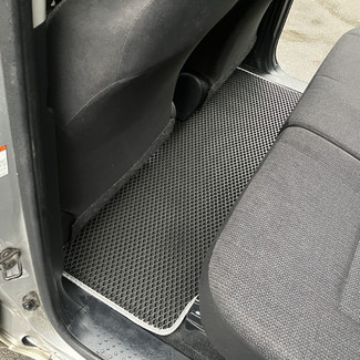 Коврики на Toyota Sienta II 2015 - 2022 в Кирове