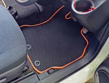 Коврики на Toyota Sienta II 2015 - 2022 в Кирове