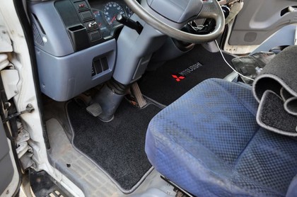 Коврики на Mitsubishi Fuso Canter VII широкая кабина 2002 - 2017 в Кирове
