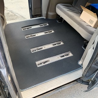 Коврики на Chrysler Voyager (RG) 2000 - 2008 в Кирове